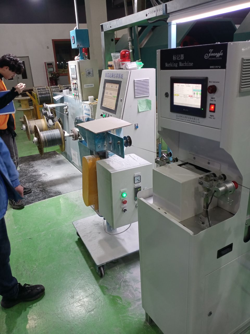 缺陷標(biāo)記器（在線(xiàn)貼標(biāo)機(jī)）的應(yīng)用案例